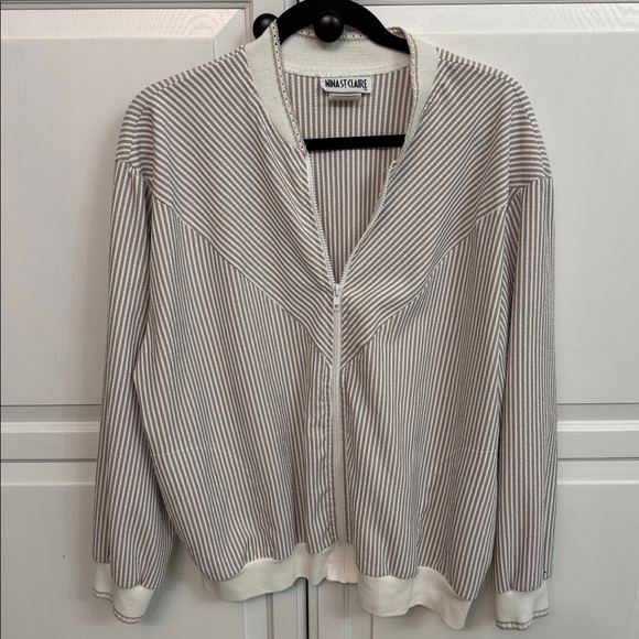 Nina Jackets & Blazers - Vintage Nina St Claire Beige and White Striped Jacket. Pockets. Size XL